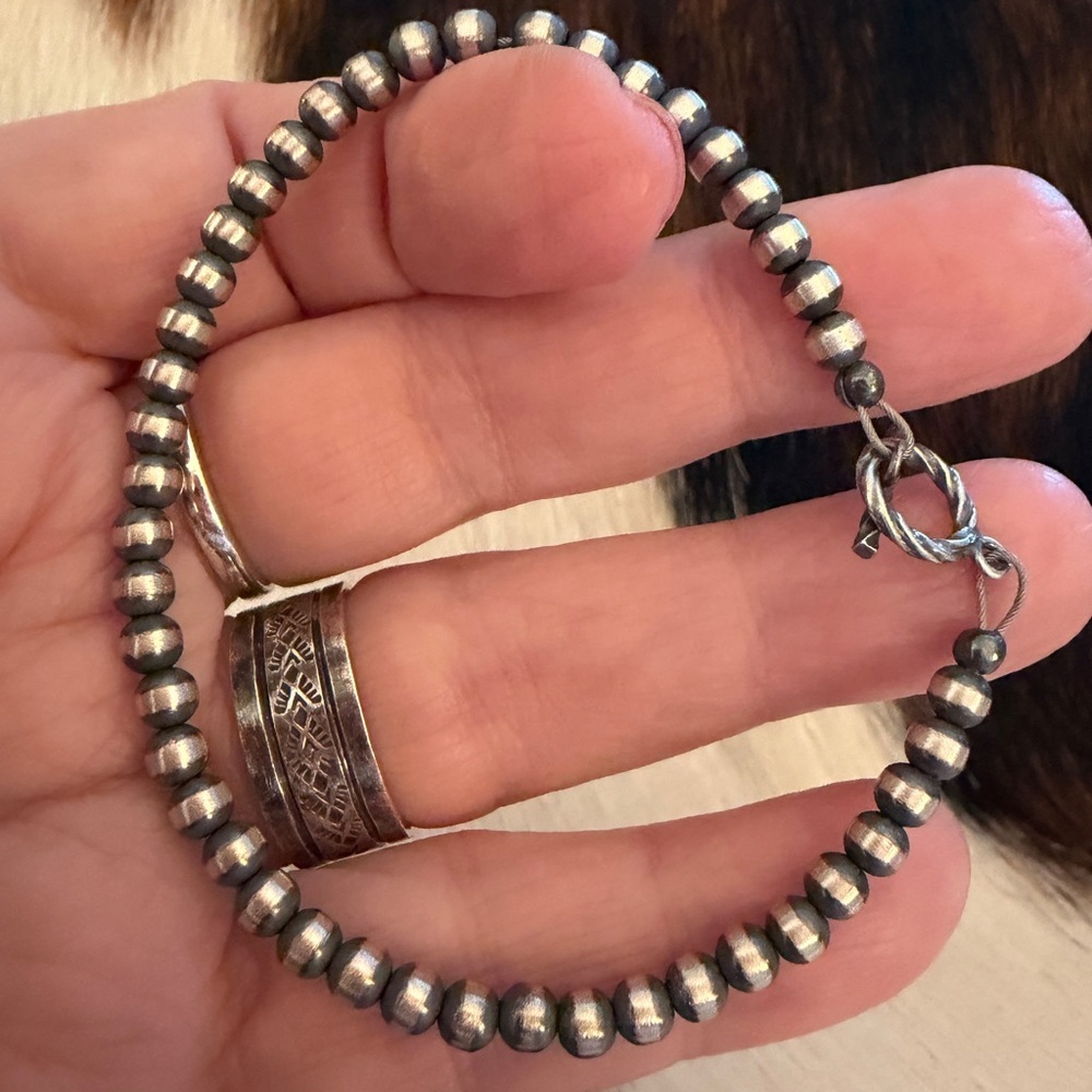 ❤️ 4mm 7.5” Native American Navajo Desert Pearl Sterling Bracelet Toggle Clasp